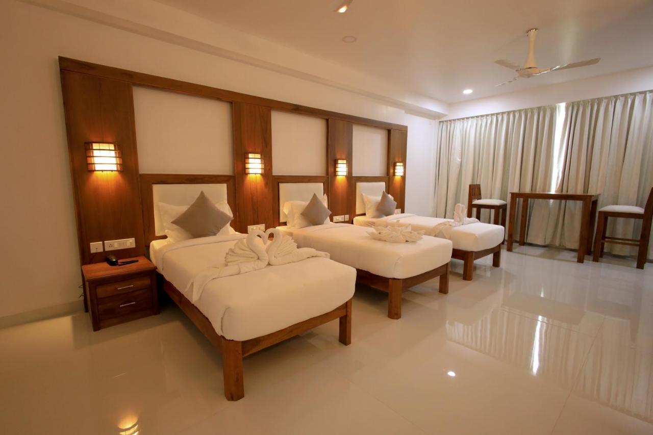 HOTEL WHITE HOUSE, Munnar Exteriör bild