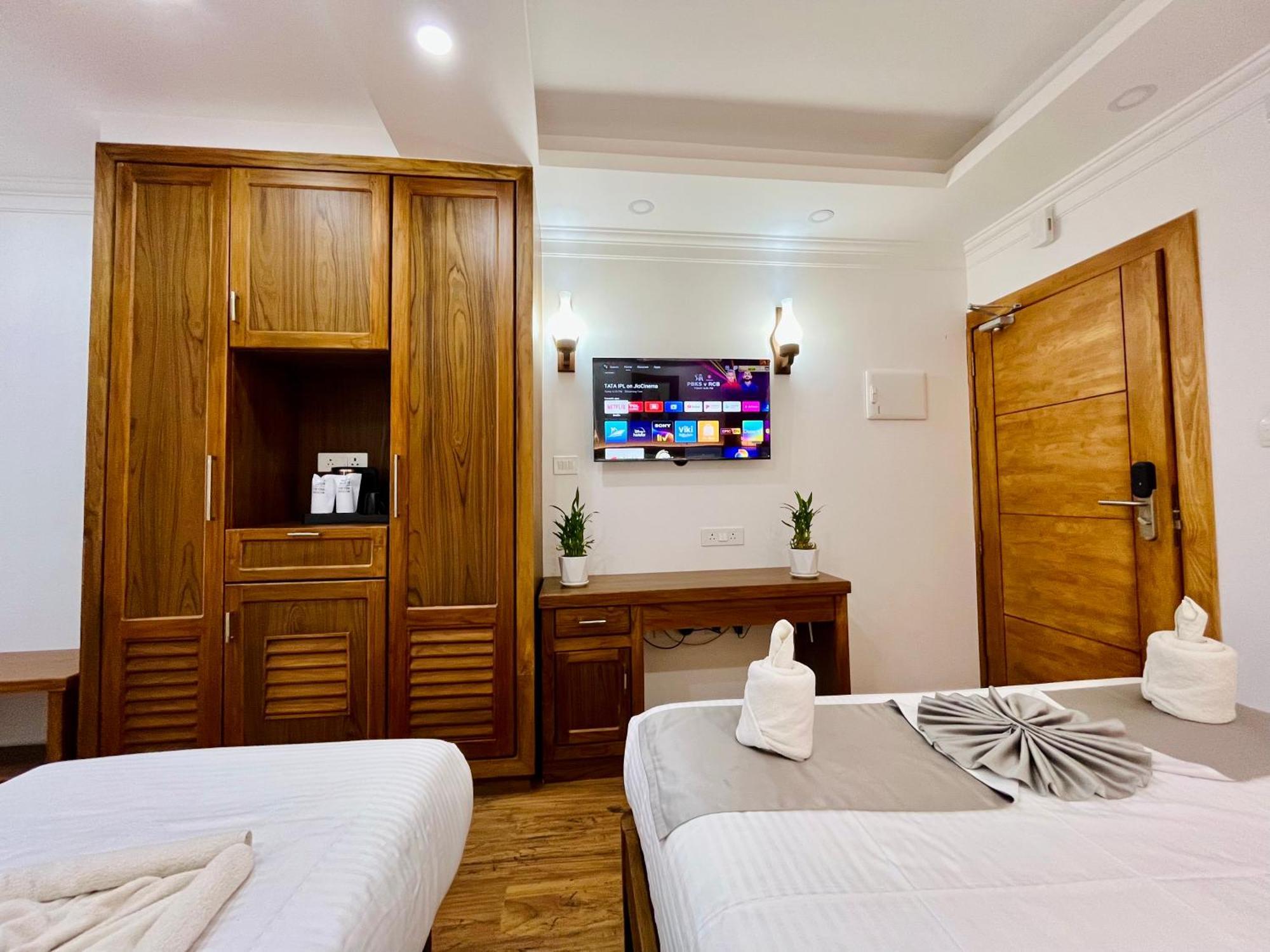 HOTEL WHITE HOUSE, Munnar Exteriör bild